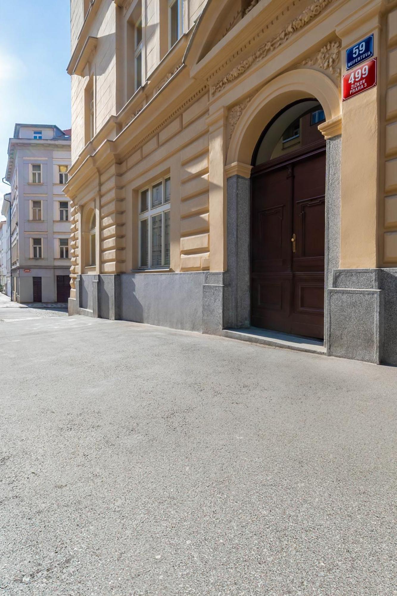 Cityzen By Rentez Apartment Prague